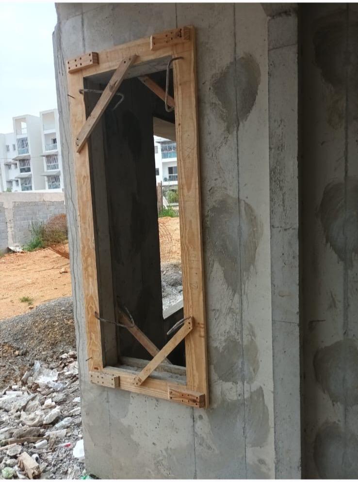Sistema de estandarización de marcos de Vitrolux instalado en obra